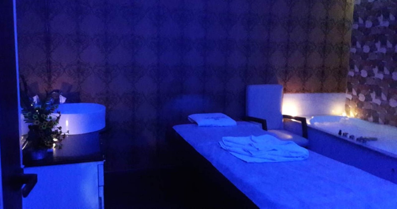 Lotus Gold Spa Hadapasar Pune 